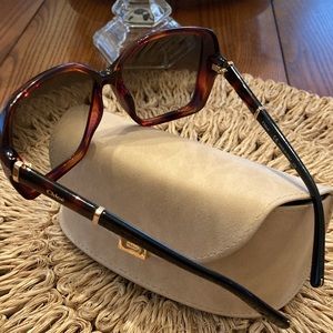 Chloe sunglasses/case included…made in Italy.